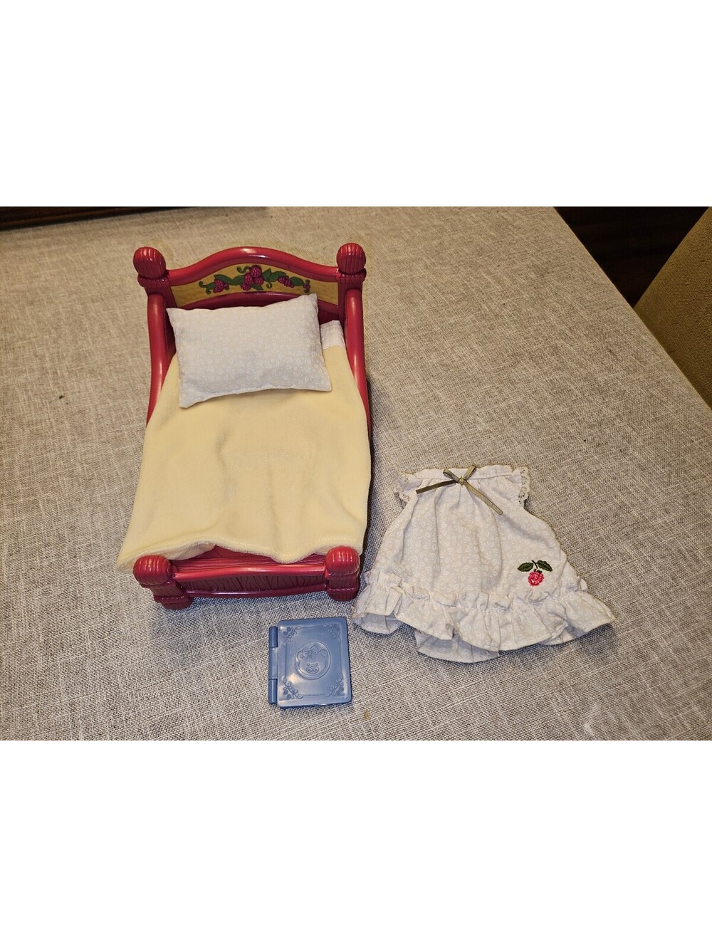 Briarberry Bears Convertable Chair to Bed Set by Fisher Price